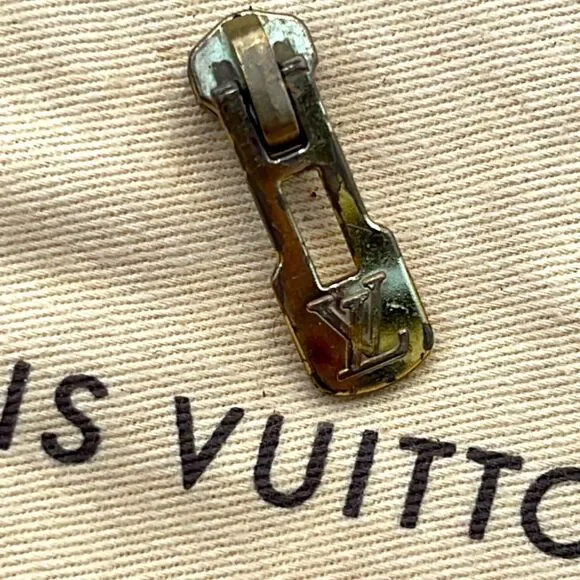 Louis Vuitton Replacement Zipper Pull L12